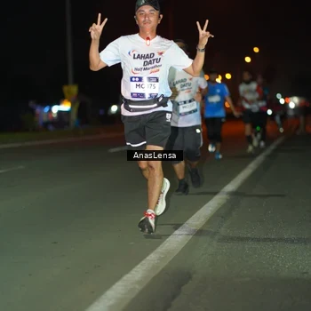 Runner Photo 7632417