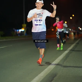 Runner Photo 7632473