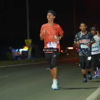 Runner Photo 7632493