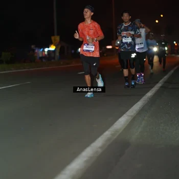 Runner Photo 7632504