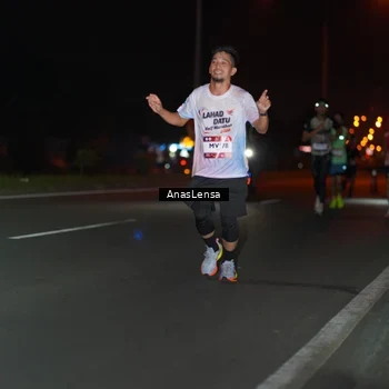 Runner Photo 7632551