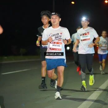 Runner Photo 7632605