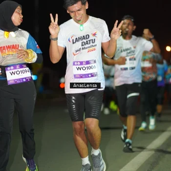 Runner Photo 7632815