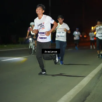 Runner Photo 7632975