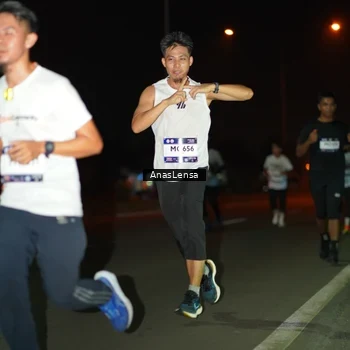 Runner Photo 7632991