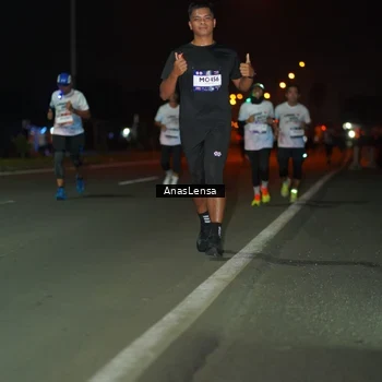 Runner Photo 7632996