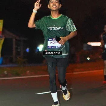 Runner Photo 7633040