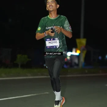 Runner Photo 7633051