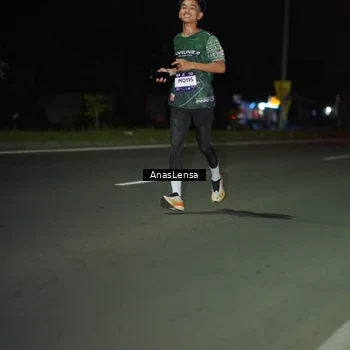Runner Photo 7633056