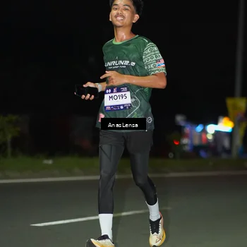 Runner Photo 7633060