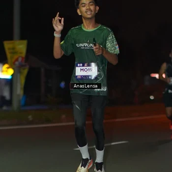Runner Photo 7633068