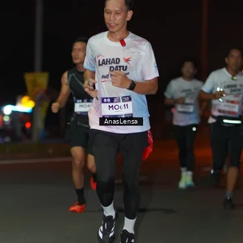 Runner Photo 7633076