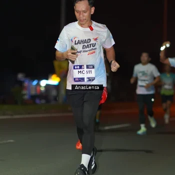 Runner Photo 7633080