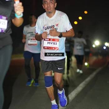 Runner Photo 7633298