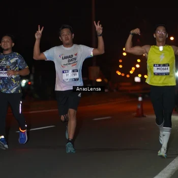 Runner Photo 7633738