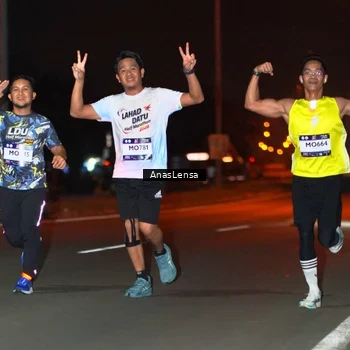 Runner Photo 7633757