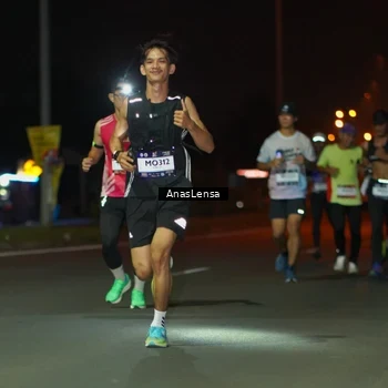 Runner Photo 7633763