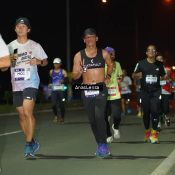 Runner Photo 7633780
