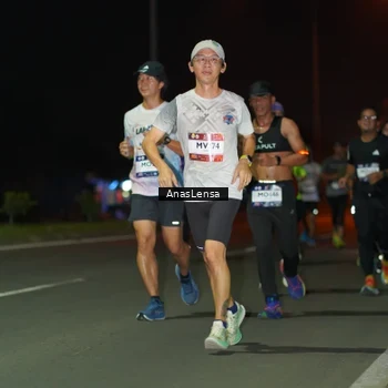 Runner Photo 7633792
