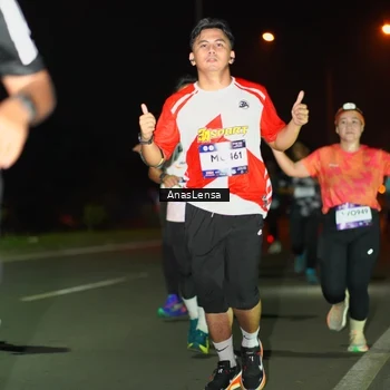 Runner Photo 7633813