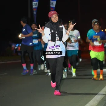 Runner Photo 7633879