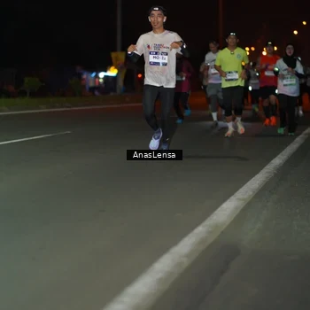 Runner Photo 7633998