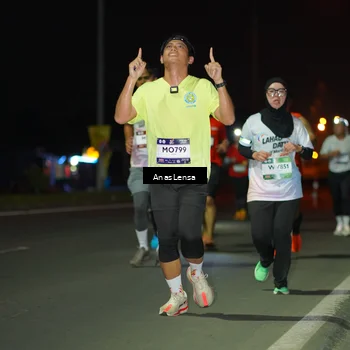 Runner Photo 7634010