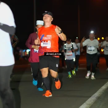 Runner Photo 7634024