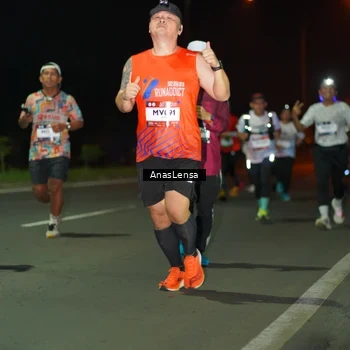 Runner Photo 7634027