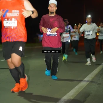 Runner Photo 7634041