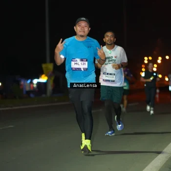 Runner Photo 7634100