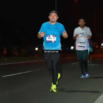 Runner Photo 7634102