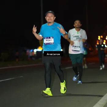 Runner Photo 7634112