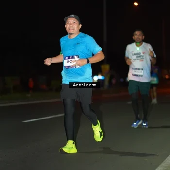 Runner Photo 7634115