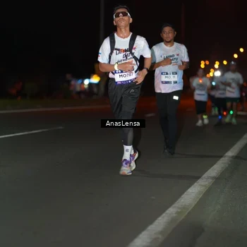 Runner Photo 7634250