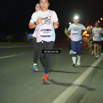 Runner Photo 7634290