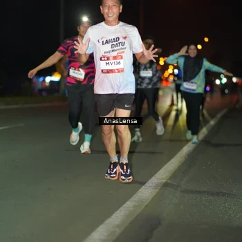 Runner Photo 7634299