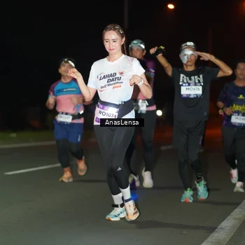 Runner Photo 7634415