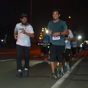 Runner Photo 7634452