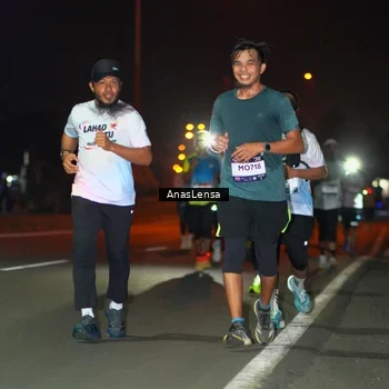 Runner Photo 7634463