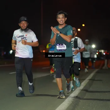 Runner Photo 7634468
