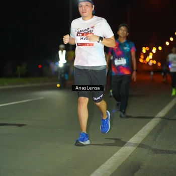 Runner Photo 7634495