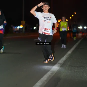 Runner Photo 7634509