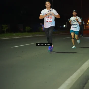 Runner Photo 7634573