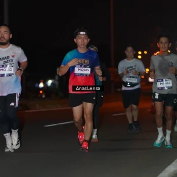 Runner Photo 7634639