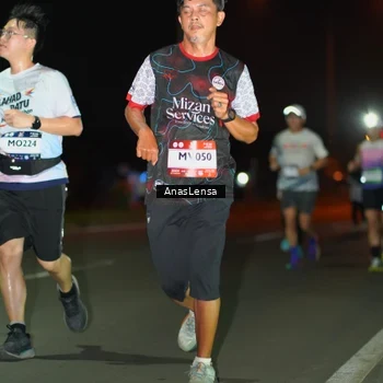 Runner Photo 7634673