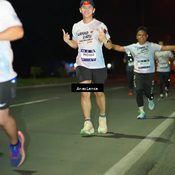 Runner Photo 7634850