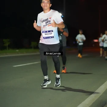 Runner Photo 7634902
