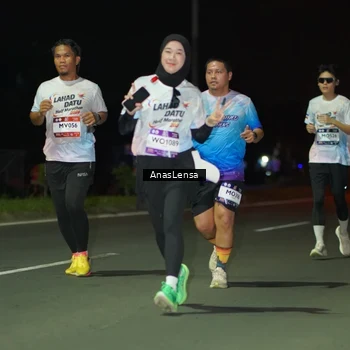 Runner Photo 7635004