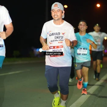 Runner Photo 7635039